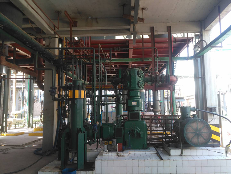 全國(guó)首臺(tái)套大排量往復(fù)式中高壓氯化氫壓縮機(jī)，用于液化氯化氫氣體。